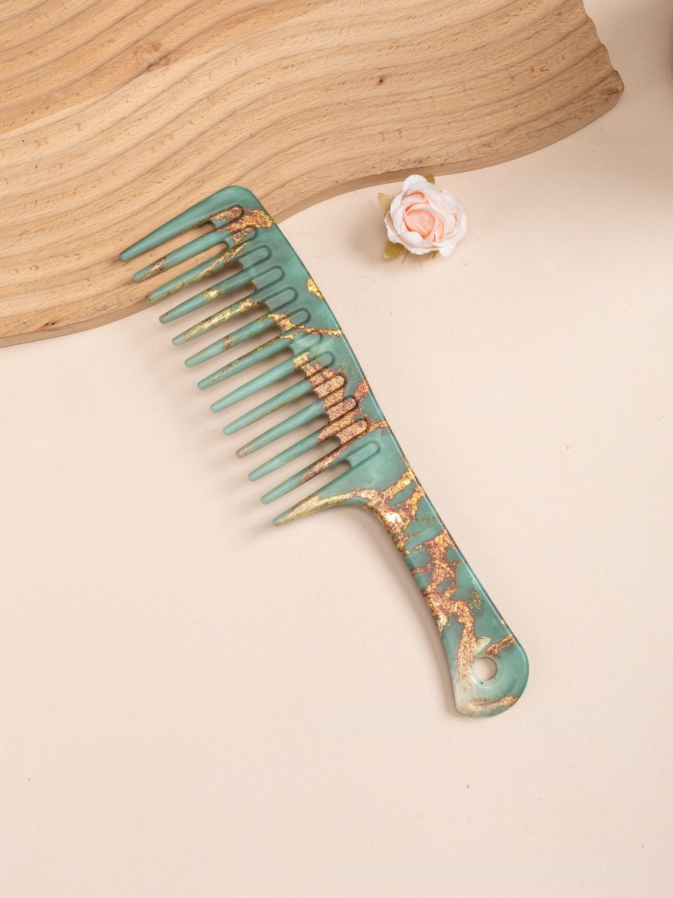 Lady Royal's Embossed Styling Comb