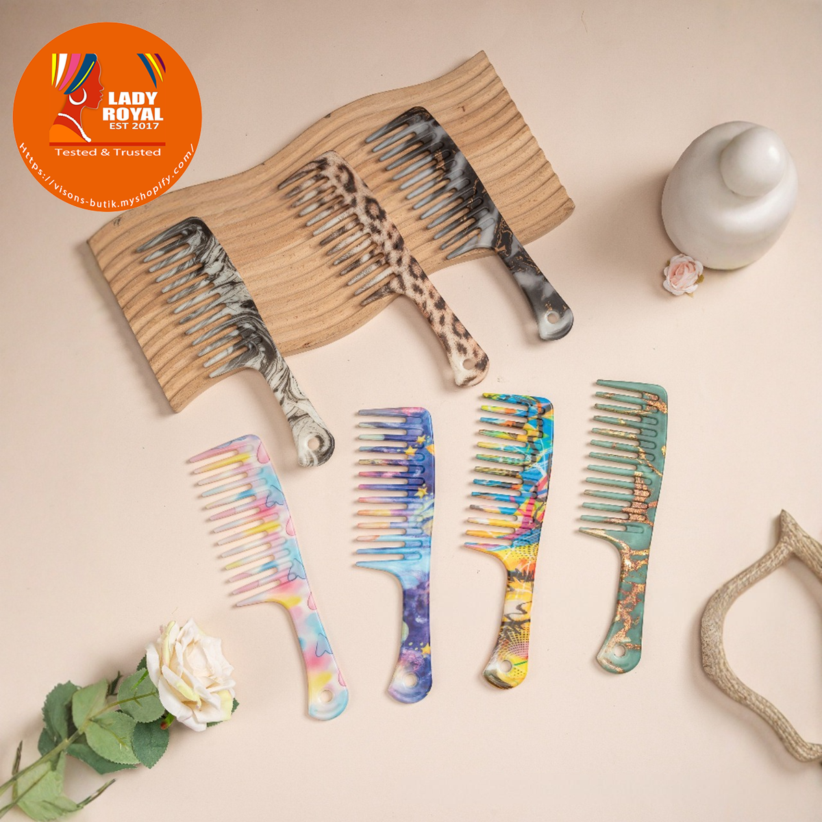 Lady Royal's Embossed Styling Comb